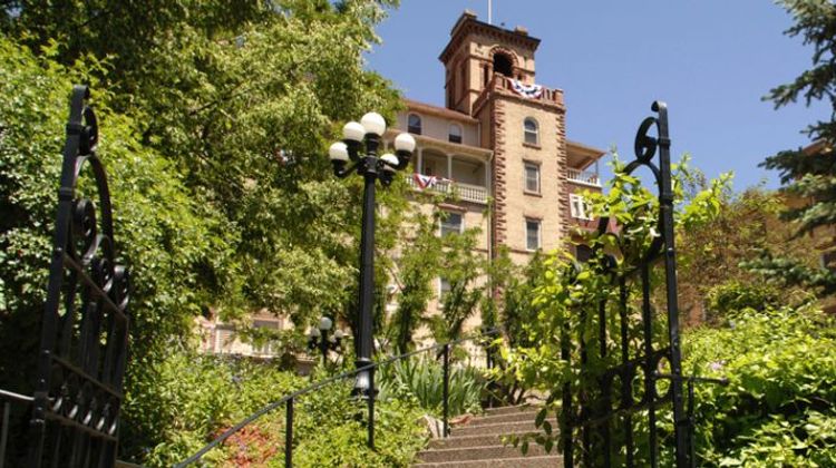 Hotel Colorado Exterior