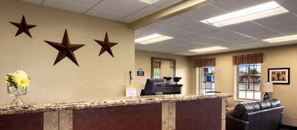 Days Inn by Wyndham, Montrose Lobby