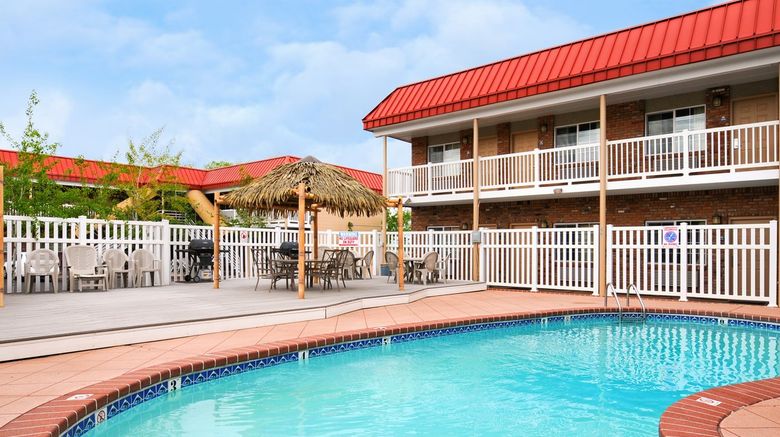 <b>Days Inn by Wyndham, Montrose Pool</b>
