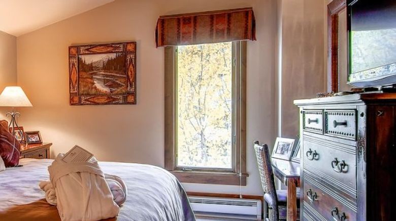 <b>The Charter at Beaver Creek Room</b>