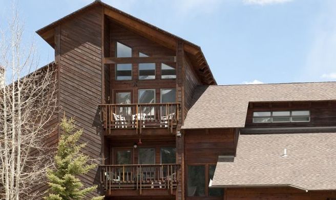 Tyra Condominiums Exterior