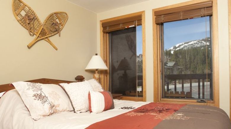 <b>Tyra Condominiums Room</b>