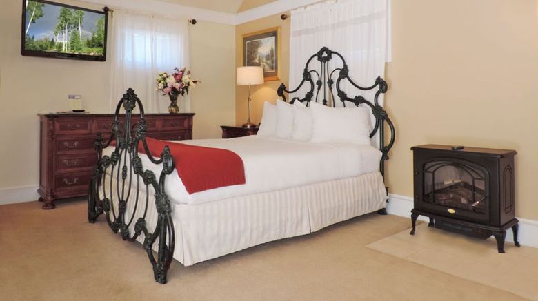 <b>The Victorian Inn Room</b>
