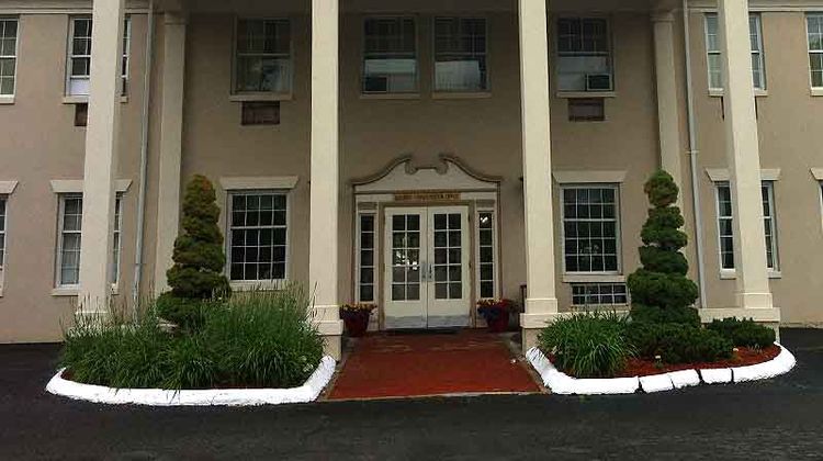 New Haven Inn Exterior