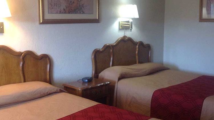 New Haven Inn Room