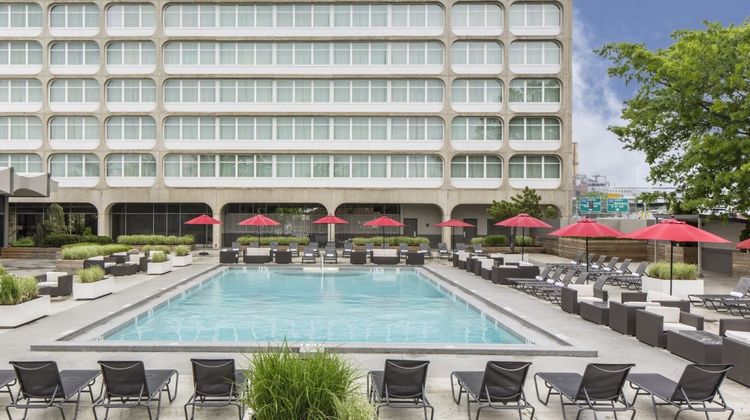 Capitol Skyline Hotel Exterior