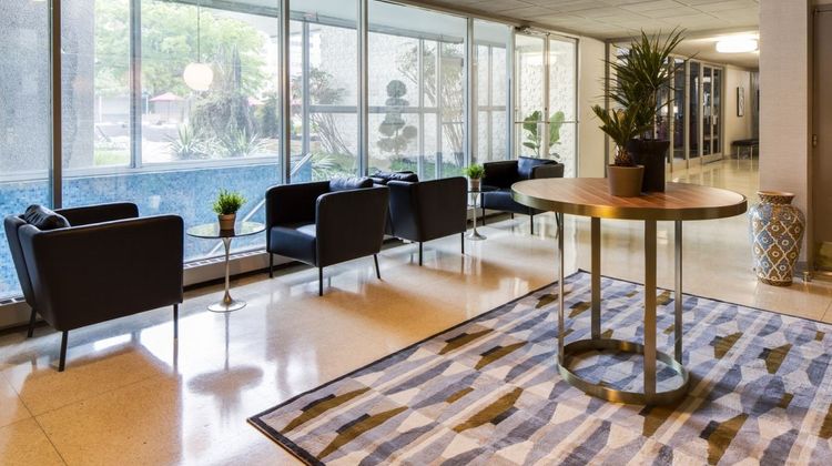 Capitol Skyline Hotel Lobby