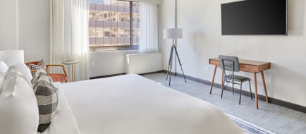 The Quincy, Ascend Collection Hotel Room