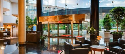 DoubleTree by Hilton Washington Dulles Lobby