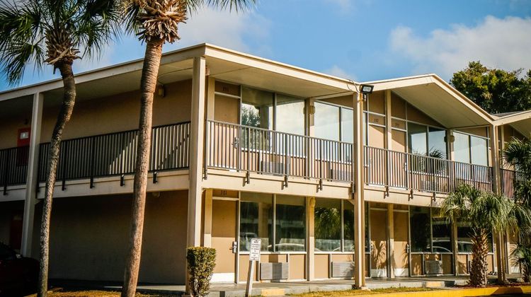HomeSuiteHome Extended Stay Suites Exterior