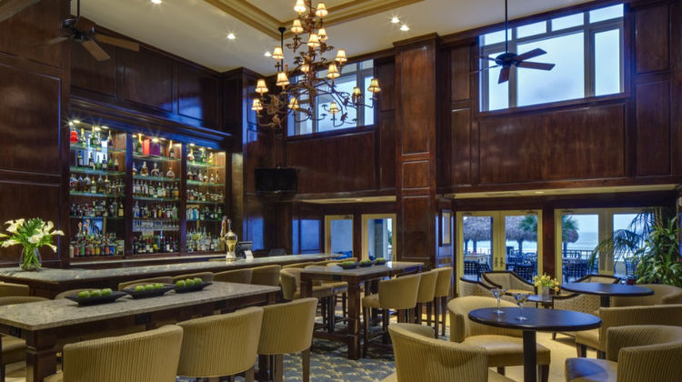 The Shores Resort & Spa Bar/Lounge