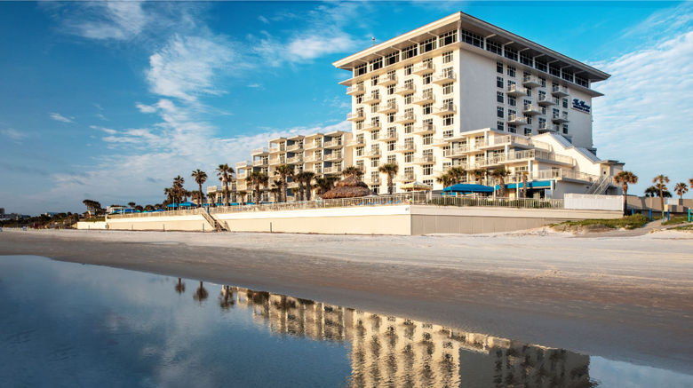 The Shores Resort  and  Spa Exterior