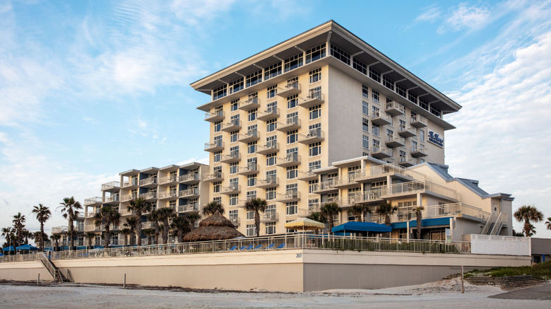 <b>The Shores Resort & Spa Exterior</b> <b>The Shores Resort & Spa Exterior</b>