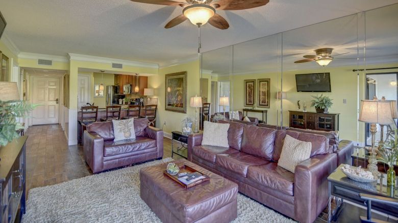 <b>Edgewater Beach & Golf Resort Suite</b>