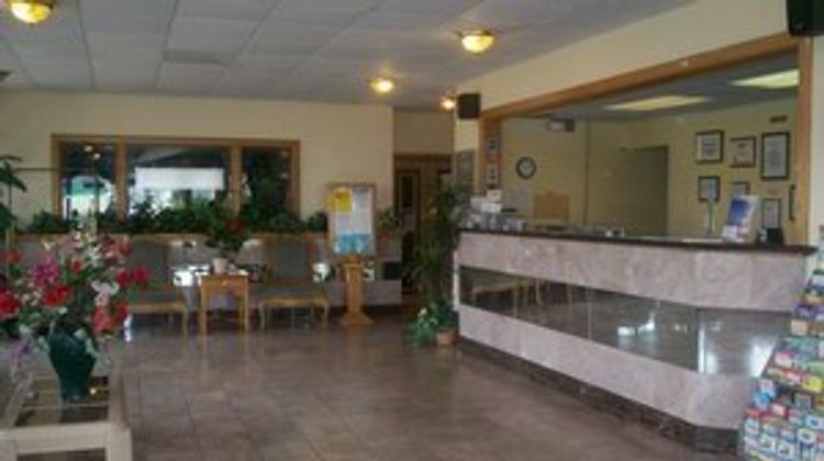 Magnuson Hotel & Marina New Port Richey Lobby