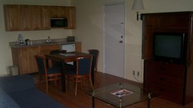 Magnuson Hotel & Marina New Port Richey Suite