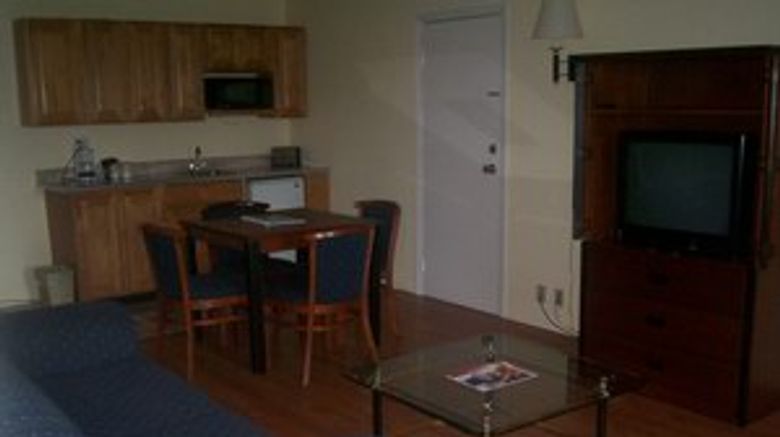 <b>Magnuson Hotel & Marina New Port Richey Suite</b>