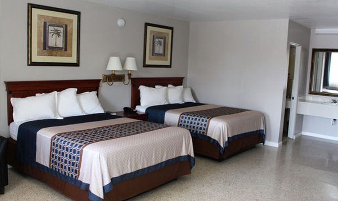 The Lion Inn Room