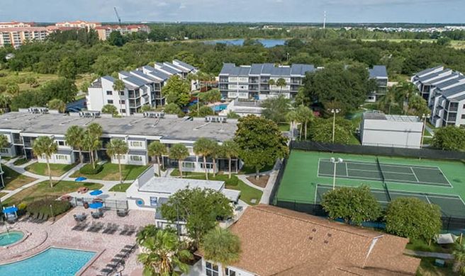 Orbit One Vacation Villas Exterior
