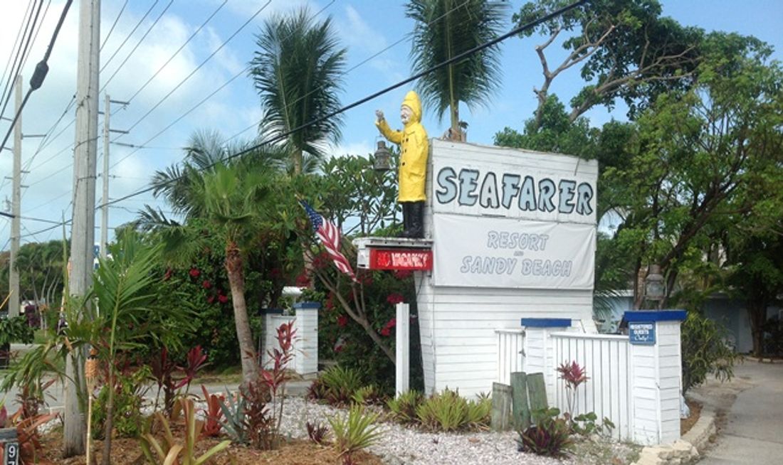 Seafarer Motel Exterior