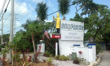 Seafarer Motel