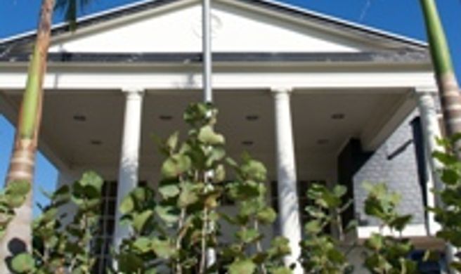 Surf Club Hotel Exterior