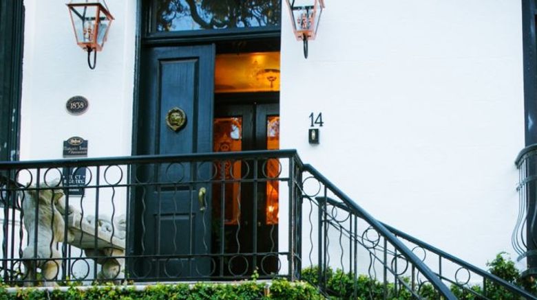 The Douglas Hotel Savannah Exterior