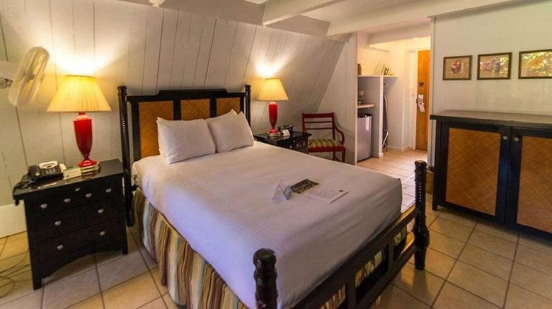 <b>Hotel Moloka'i Room</b>