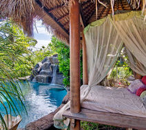 Manoa Valley Inn Pool