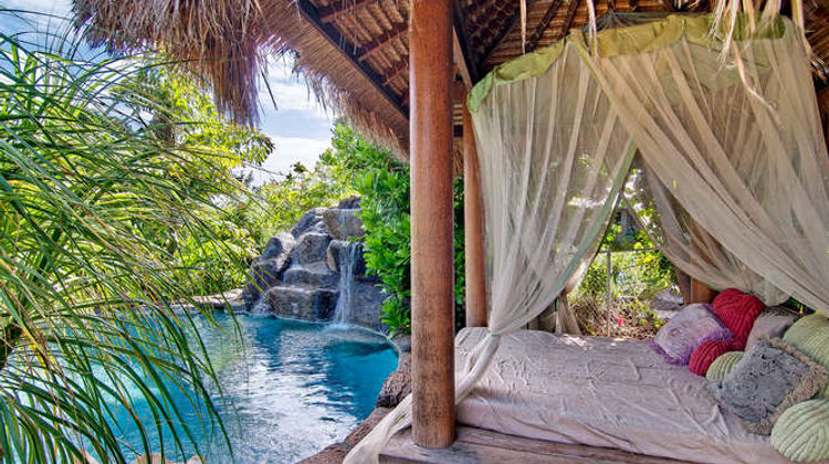 Manoa Valley Inn Pool