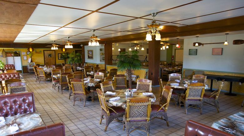 <b>Maui Seaside Hotel Restaurant</b>