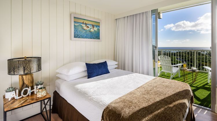 Hotel La Croix Waikiki Room