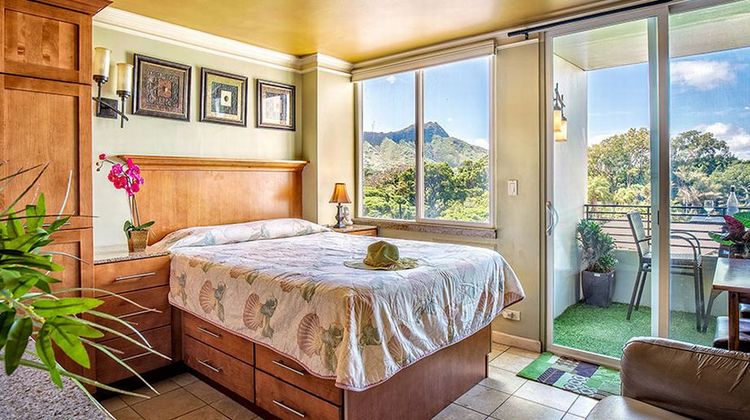 Waikiki Grand Hotel Room
