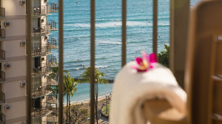 Waikiki Resort Hotel Exterior