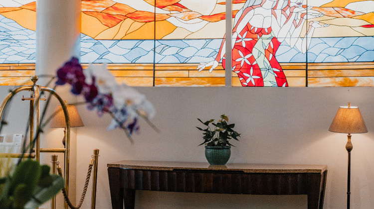 Waikiki Resort Hotel Lobby