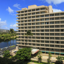 Wayfinder Waikiki