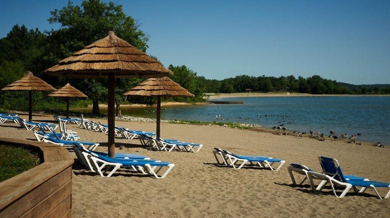 <b>Fourwinds Lakeside Inn Marina Beach</b> <b>Fourwinds Lakeside Inn Marina Beach</b>
