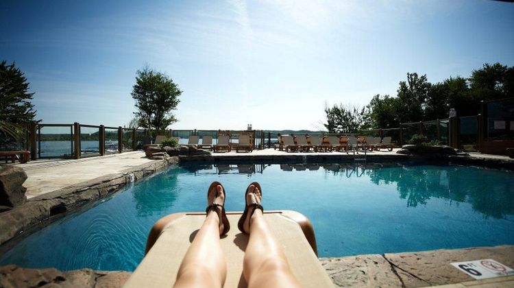 Fourwinds Lakeside Inn Marina Pool