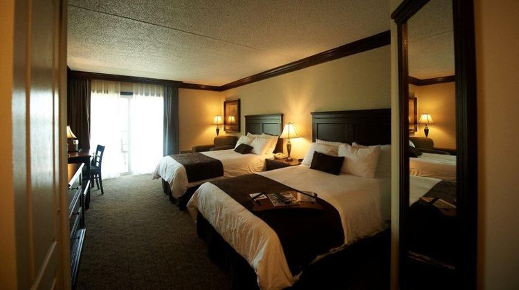 Fourwinds Lakeside Inn Marina Room