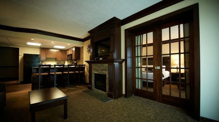 Fourwinds Lakeside Inn Marina Suite