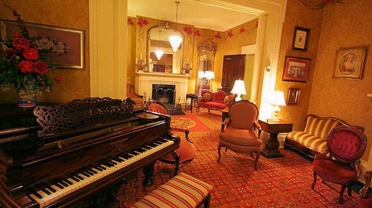 Beaumont Inn Lobby