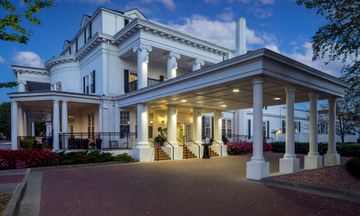 Boone Tavern Hotel