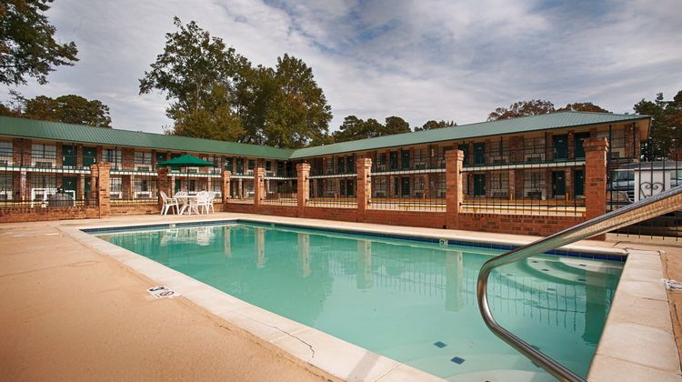 The Winnfield Lodge Pool