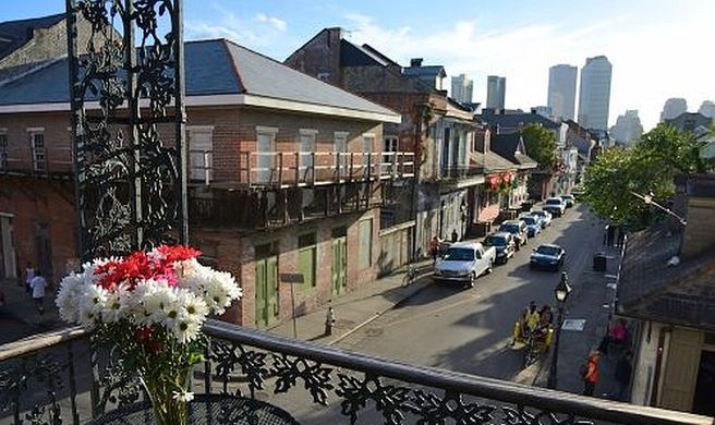 Lafitte Guest House Exterior