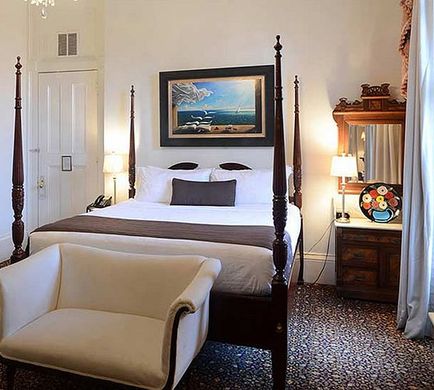 Lafitte Guest House Room
