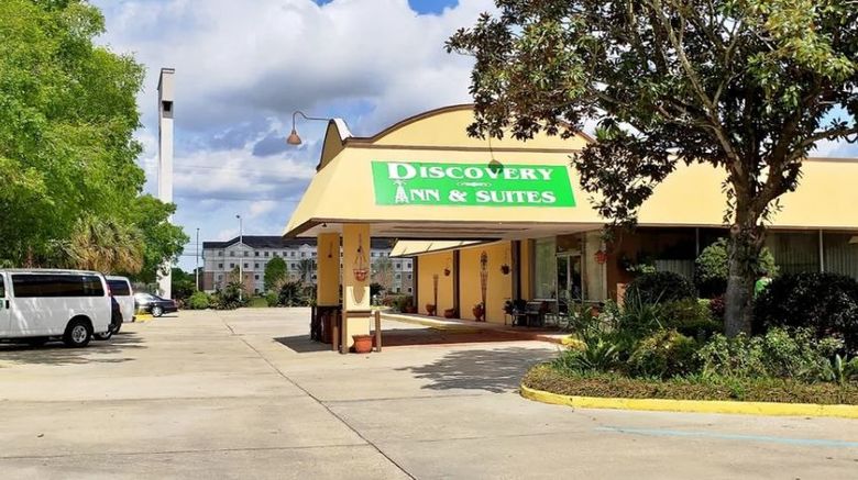 Discovery Inn  and  Suites Lafayette Exterior