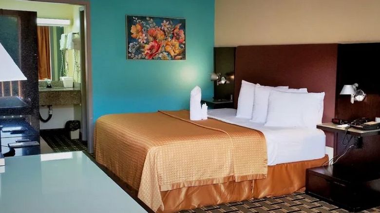 <b>Discovery Inn & Suites Lafayette Room</b>