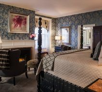 Captain Lord Mansion Suite