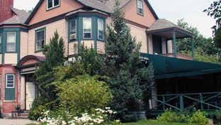 Apple Tree Inn