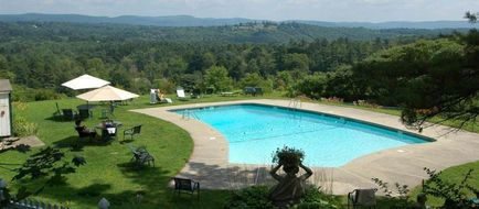 Apple Tree Inn Pool